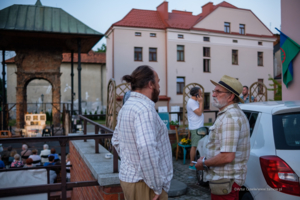 „Noc Helvera”, spektakl pod bimą